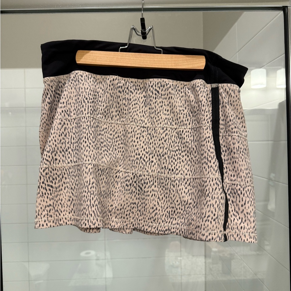 Lululemon skirt with short (skirt)